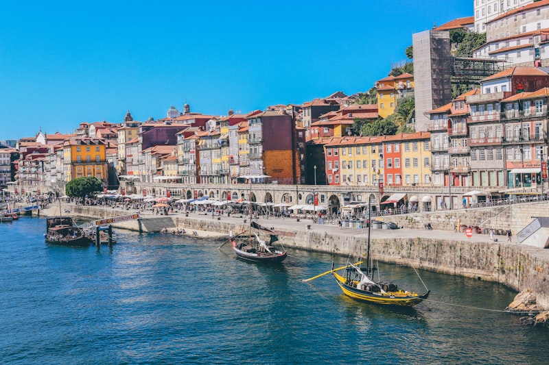 Vista de Lisboa com azulejos tradicionais portugueses